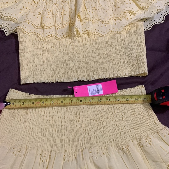 BNWT Women’s size L yellow Lilly Pulitzer Eyelet an Seersucker top/skirt outfit - Picture 6 of 6